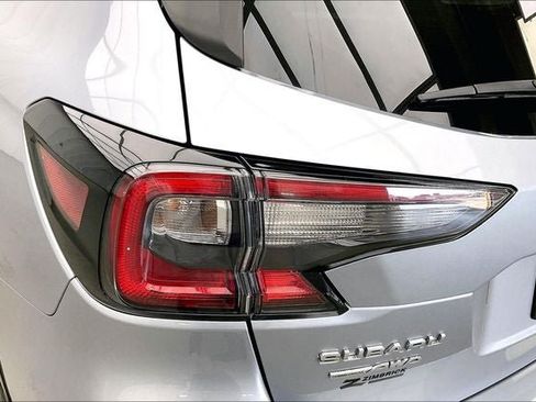 Used 2023 Subaru Outback Touring AWD/4WD image 27