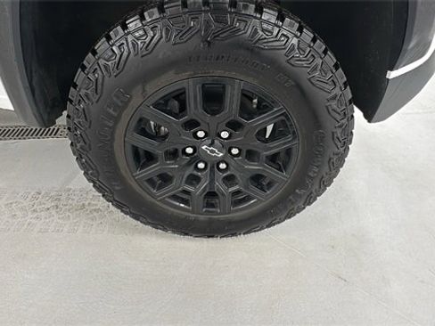 Used 2024 Chevrolet Colorado Trail Boss w/ Advanced Trailering Package image 9