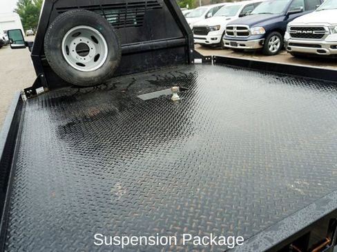 Used 2024 Chevrolet Silverado 3500 LT w/ Convenience Package image 5