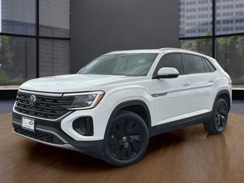Used 2024 Volkswagen Atlas Cross Sport SE FWD image 9