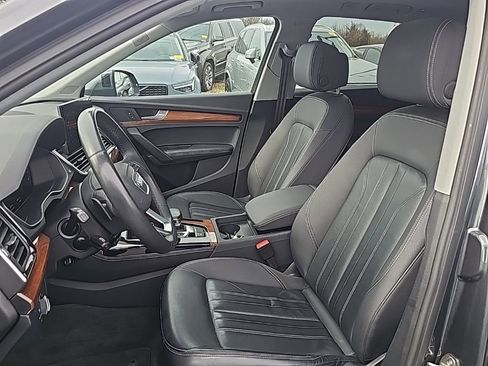 Certified 2023 Audi Q5 2.0T Premium Plus w/ Premium Plus Package image 3