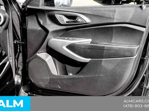 Used 2025 Chevrolet Trax LS FWD image 43