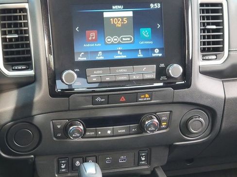 Used 2024 Nissan Frontier SV w/ SV Convenience Package image 11