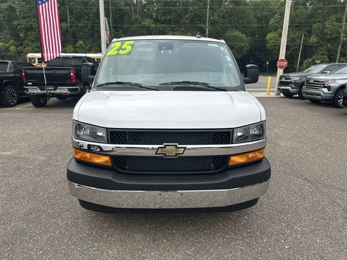 Used 2025 Chevrolet Express 3500 LT w/ LT Preferred Equipment Group RWD image 11