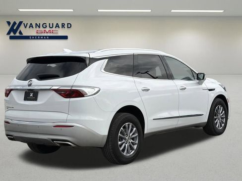 Used 2024 Buick Enclave Premium image 7