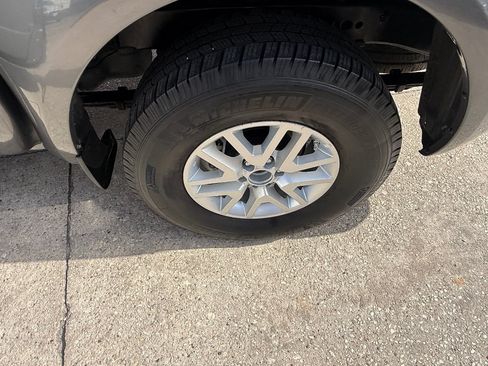 Used 2019 Nissan Frontier SV RWD image 12