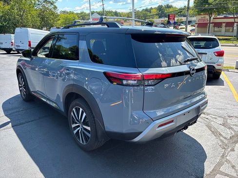 Certified 2023 Nissan Pathfinder Platinum AWD/4WD image 5