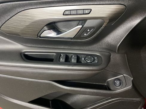 Certified 2023 GMC Terrain SLT w/ Infotainment Package II AWD/4WD image 13