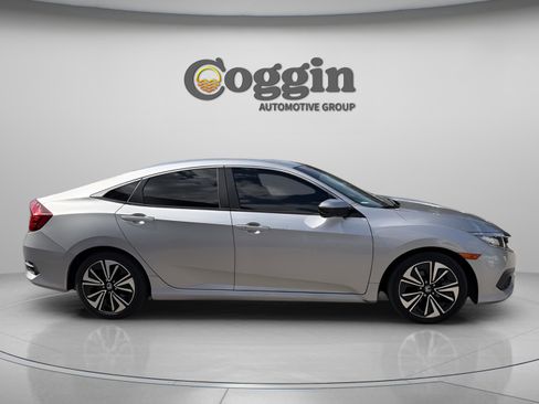 Used 2018 Honda Civic EX-T image 7