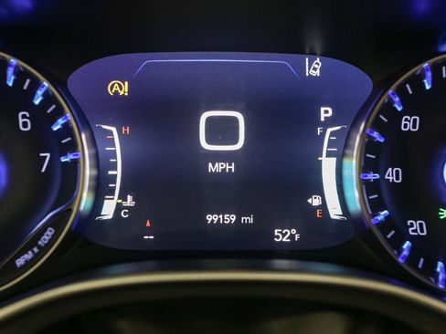 Used 2021 Chrysler Pacifica Touring-L image 40