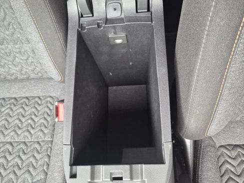 Used 2024 Chevrolet Equinox LT FWD image 32