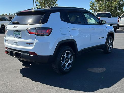 Used 2022 Jeep Compass Trailhawk w/ Trailhawk Elite Group AWD/4WD image 3