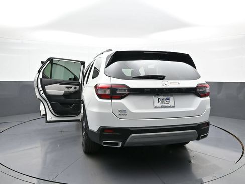 Certified 2024 Honda Pilot Elite image 49