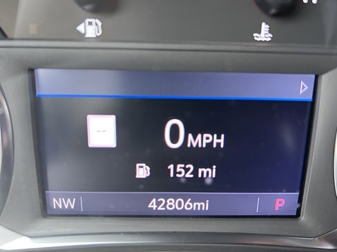 Used 2023 Chevrolet Traverse RS image 23