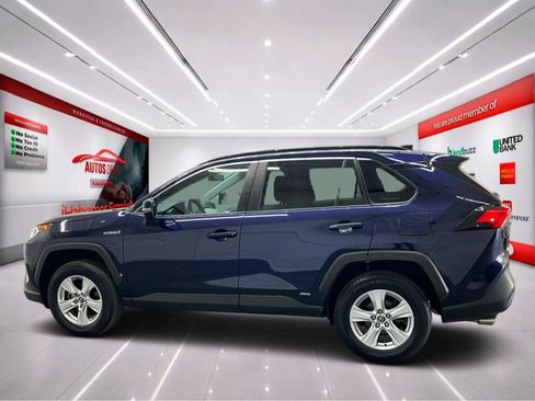 Used 2020 Toyota RAV4 XLE w/ Convenience Package image 5