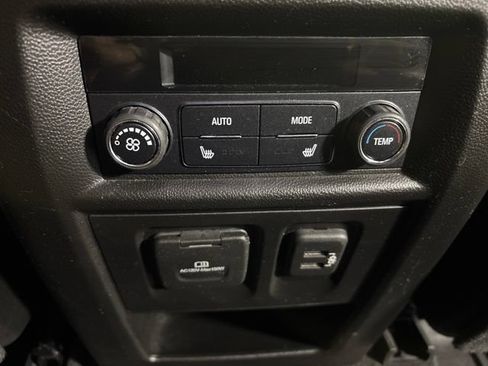 Used 2018 Chevrolet Traverse High Country AWD/4WD image 37