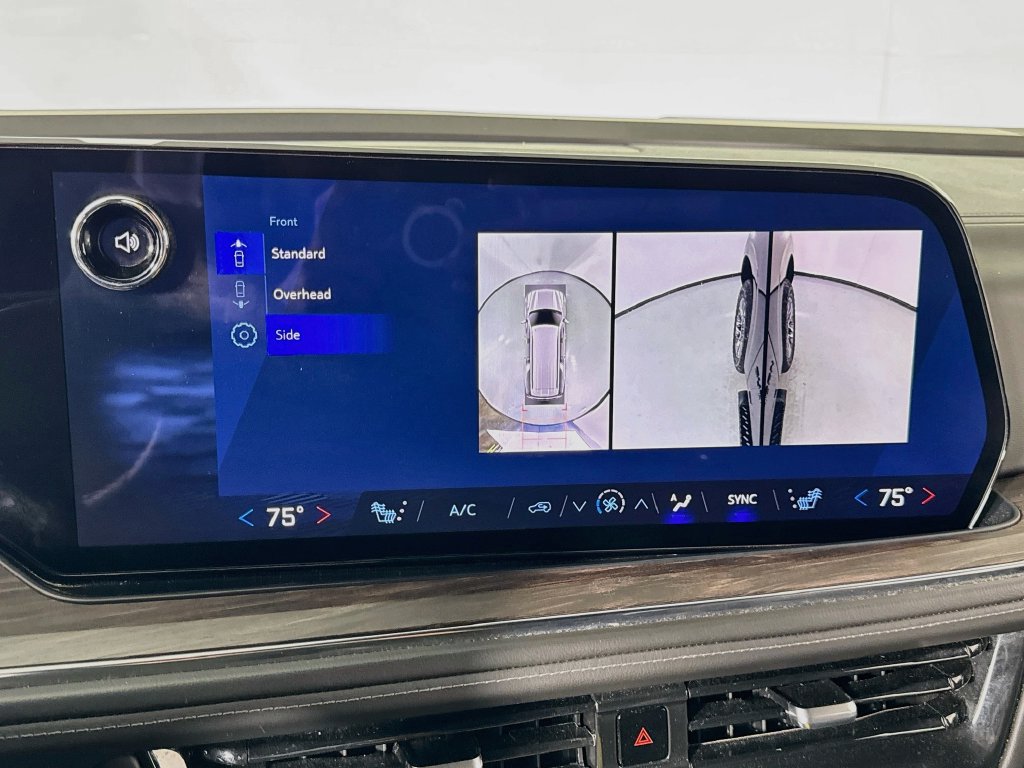 Used 2025 Chevrolet Suburban Z71 AWD/4WD image 42