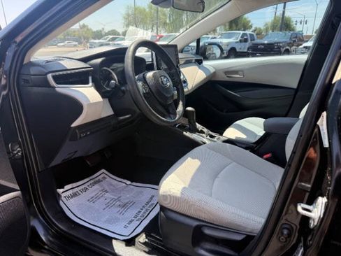 Used 2020 Toyota Corolla LE FWD image 11