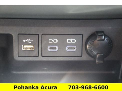 Used 2025 Toyota Highlander XLE AWD/4WD image 19