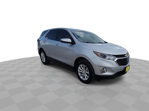 Used 2018 Chevrolet Equinox LT FWD image 2