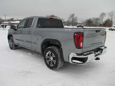New 2026 GMC Sierra 1500 SLE image 7