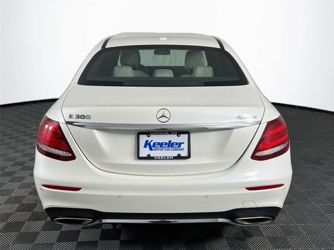 Used 2017 Mercedes-Benz E 300 4MATIC image 5