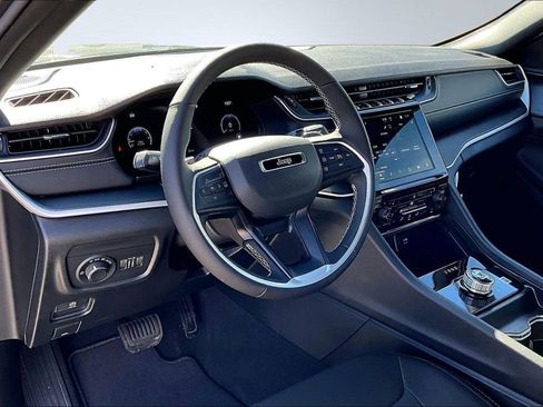 New 2026 Jeep Grand Cherokee Laredo X AWD/4WD image 4