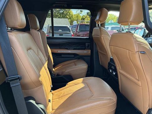 Certified 2022 Ford Expedition Platinum image 10