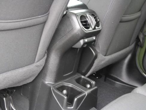 Used 2022 Jeep Wrangler Unlimited Sport AWD/4WD image 32