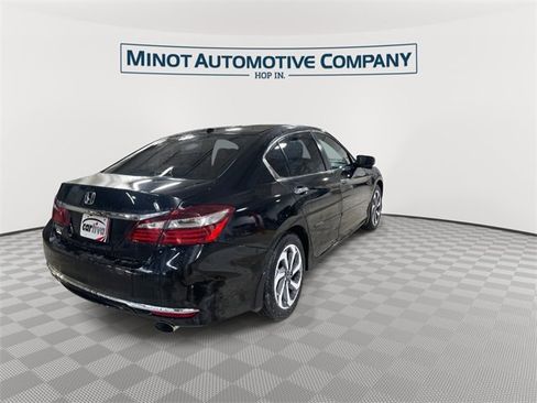 Used 2016 Honda Accord EX image 8