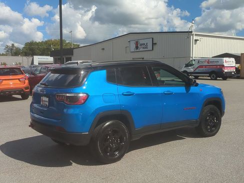 Used 2024 Jeep Compass Trailhawk AWD/4WD image 5