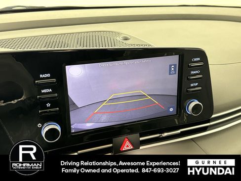 Used 2022 Hyundai Elantra SEL w/ Convenience + Premium Package image 8