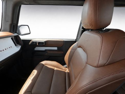 Used 2024 Ford Bronco Heritage Edition AWD/4WD image 15