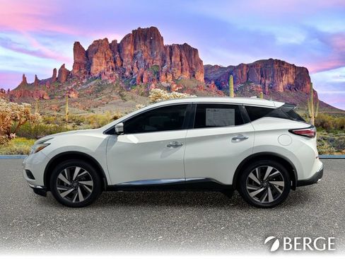 Used 2016 Nissan Murano Platinum w/ Platinum Technology Package FWD image 3