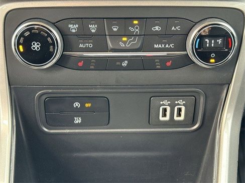 Used 2021 Ford EcoSport Titanium image 22