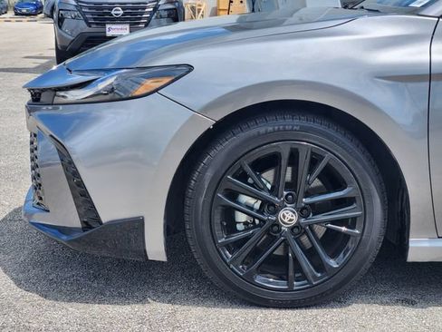 Used 2025 Toyota Camry SE FWD image 5