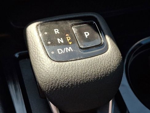 Used 2023 Nissan Rogue S FWD image 14