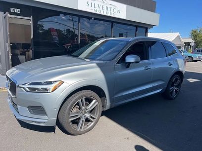 Used 2018 Volvo XC60 T5 Momentum w/ Advanced Package