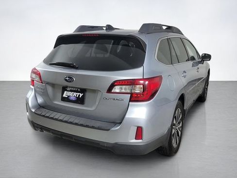 Used 2016 Subaru Outback 2.5i Limited AWD/4WD image 3