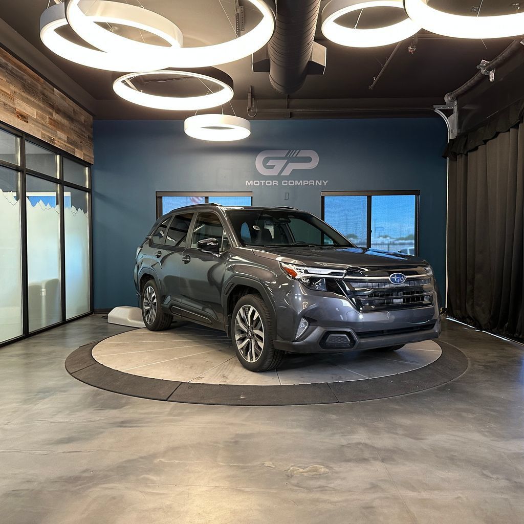 Used 2025 Subaru Forester Touring AWD/4WD image 1