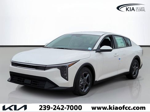 New 2026 Kia K4 FWD image 3