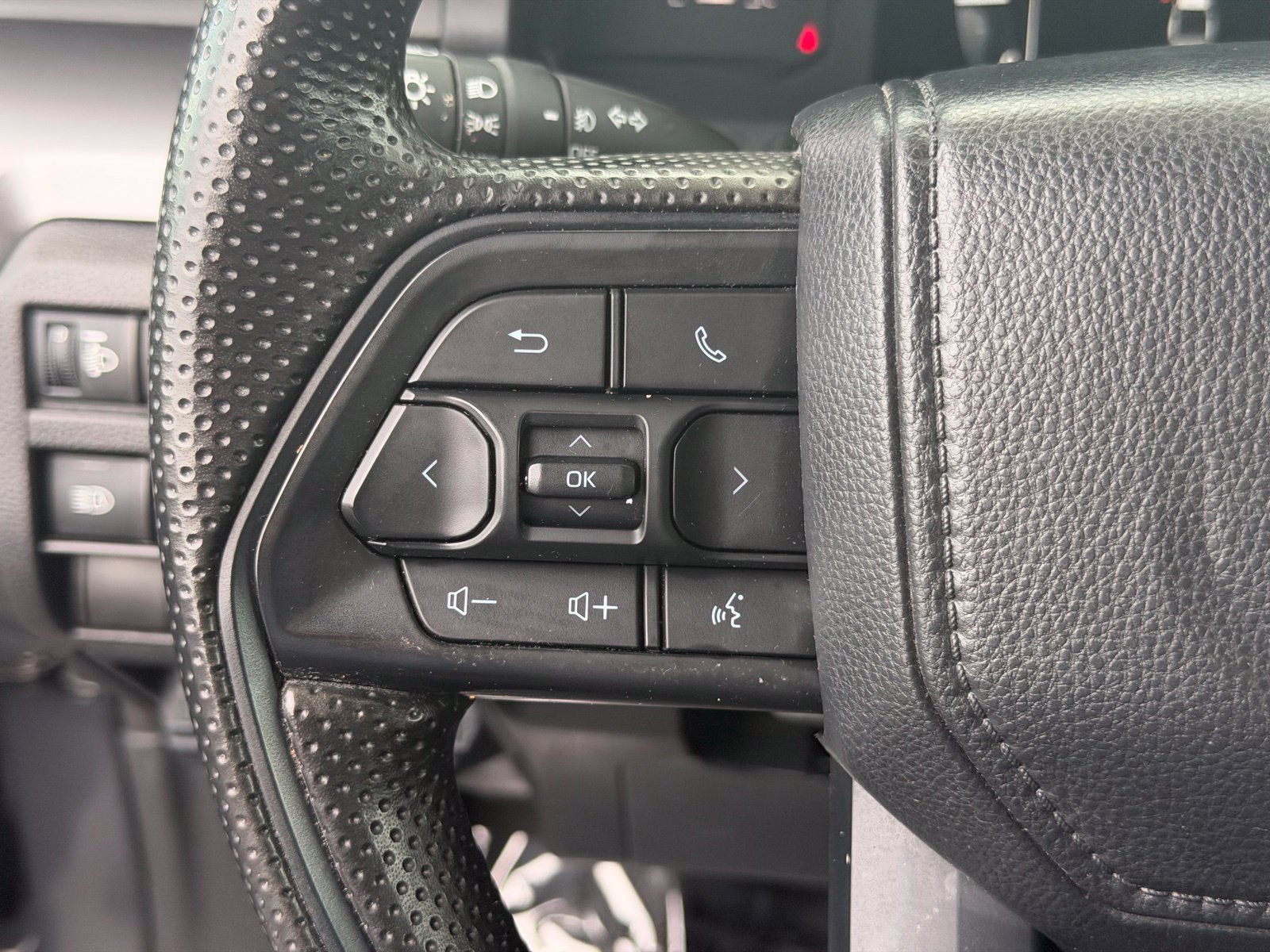 Used 2024 Toyota Tacoma SR5 AWD/4WD image 16