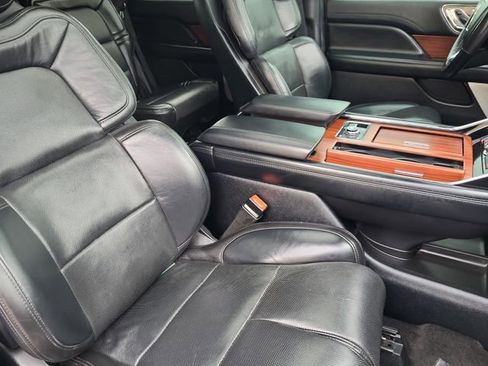 Used 2021 Lincoln Navigator Reserve image 18
