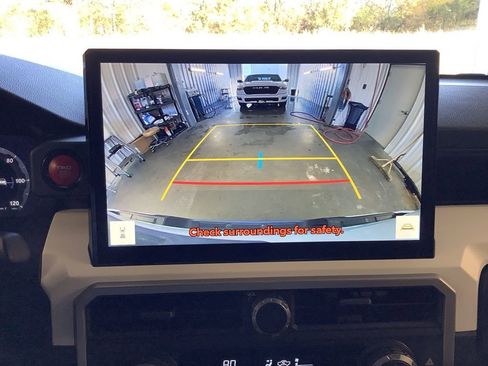 Used 2024 Toyota Tacoma TRD Off-Road image 19