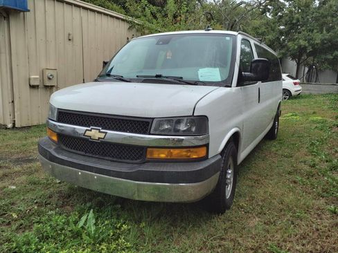 Used 2019 Chevrolet Express 3500 LT w/ LT Preferred Equipment Group image 8
