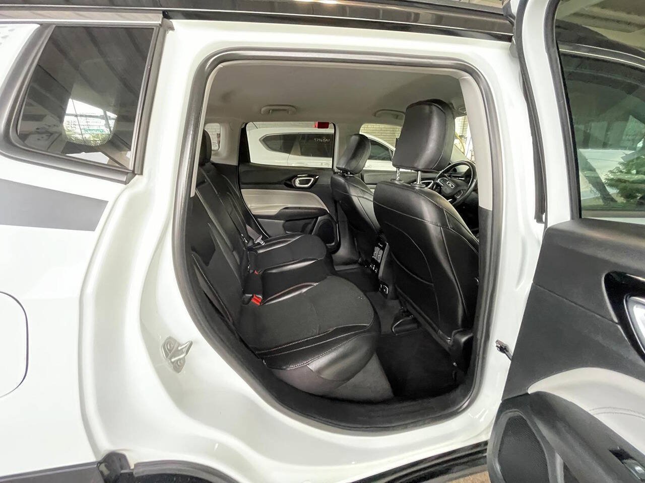 Used 2022 Jeep Compass Limited w/ Elite Group AWD/4WD image 15