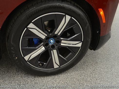 Used 2023 BMW iX xDrive50 w/ Premium Package AWD/4WD image 43
