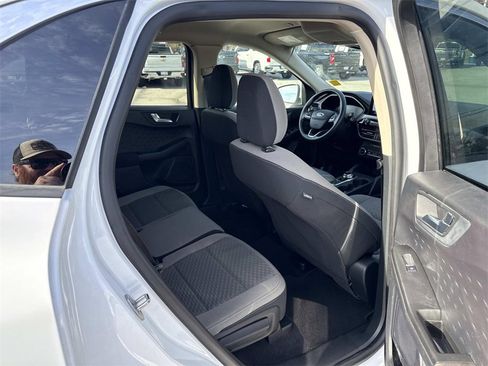 Used 2020 Ford Escape SE image 27