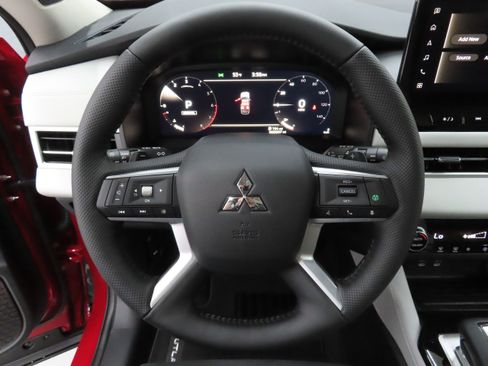 New 2026 Mitsubishi Outlander SE FWD image 14
