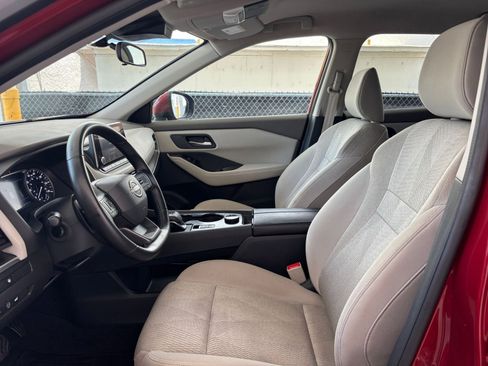 Used 2025 Nissan Rogue SV AWD/4WD image 28